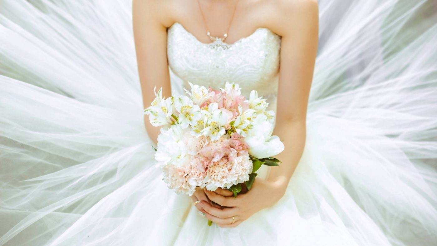 Quelle robe de mariée quand on est petite ? TOP 5 de nos robes préférées ! 3 | Robe de Mariée | Soirée Blanche