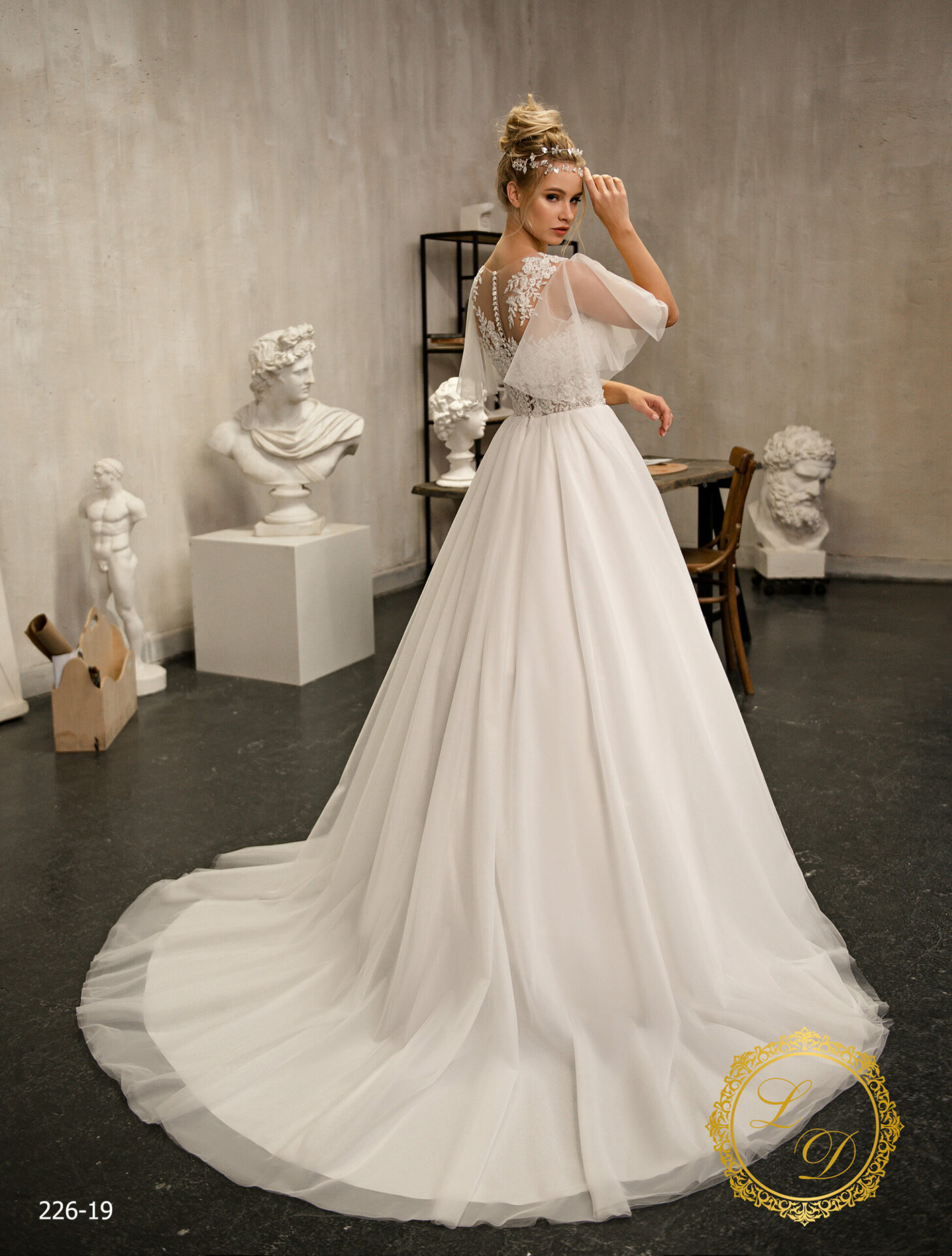 Robe de mariée dentelle manche image 1 | Soirée Blanche robe de mariée dentelle manche