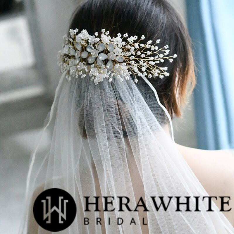 Les Secrets pour Accessoiriser votre Robe de Mariée à la Perfection image 3 | Soirée Blanche Peigne Mariage A Fleurs | Soirée Blanche