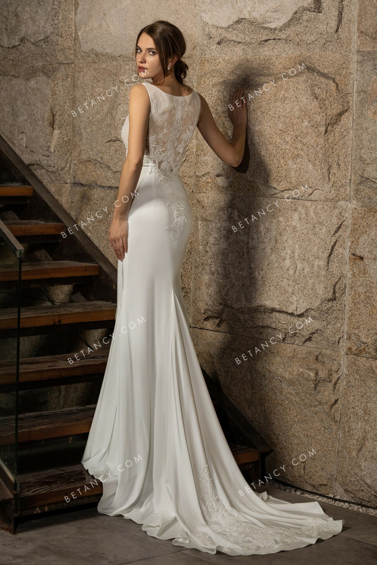 Robe de mariée satin sirène image 1 | Soirée Blanche robe de mariée satin sirène