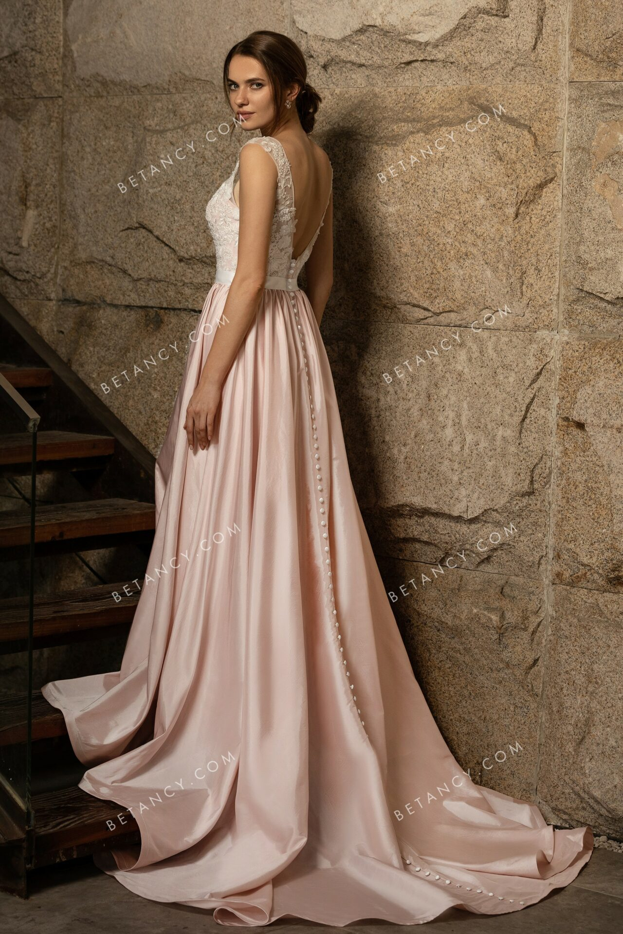 robe de mariée rose pale dentelle