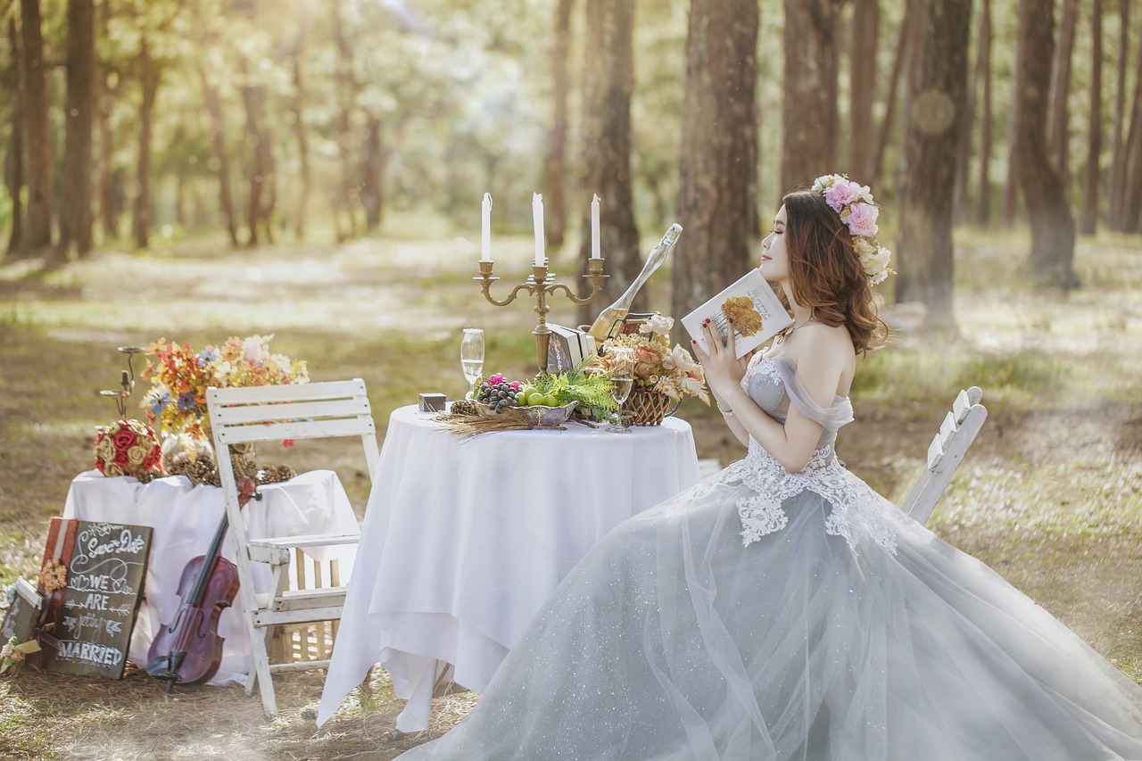 Combien coute une robe de mariée en dentelle image 1 | Soirée Blanche combien coute une robe de mariée en dentelle