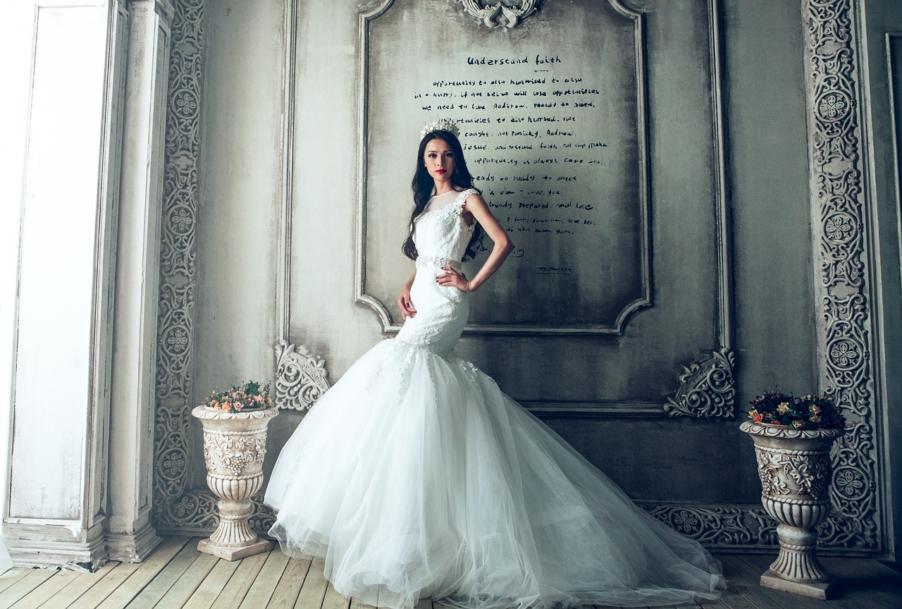 Comment raccourcir jupe dentelle robe de mariée image 1 | Soirée Blanche comment raccourcir jupe dentelle robe de mariée
