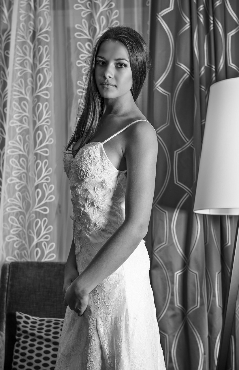 robe de mariée plume et dentelle