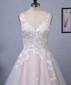 Robe de mariée rose nude en ligne A avec détails floraux et bretelles d’illusion | Soirée Blanche
