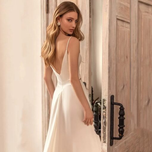 Robe De Mariée Simple Col V Blanche