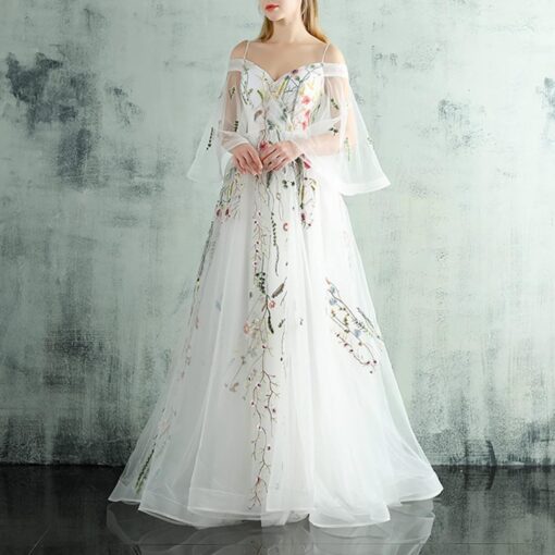 Robe De Mariée A Frange Perlée image 5 | Soirée Blanche