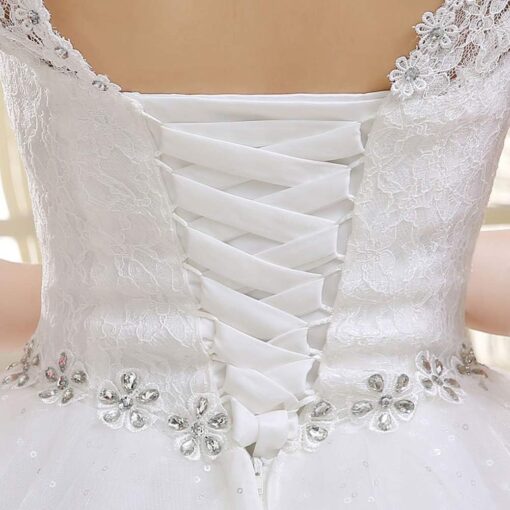 Robe De Mariée Femme Ronde Dentelle image 15 | Soirée Blanche