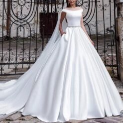 Robe De Mariée Manches Courtes Bouffantes Et Dentelle Florale image 17 | Soirée Blanche