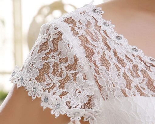 Robe De Mariée Femme Ronde Dentelle image 13 | Soirée Blanche