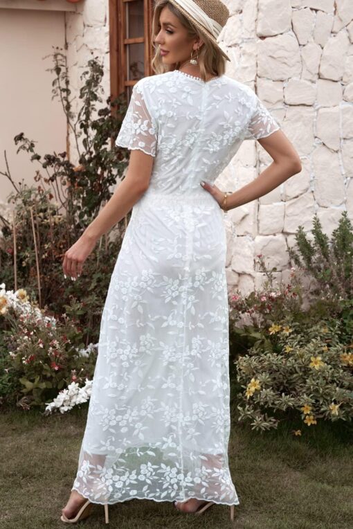 Robe De Mariée Courte Chic Et Sobre Blanche image 15 | Soirée Blanche